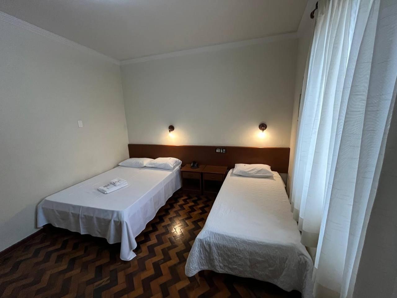 Acomodare Hotel- Sob Nova Direcao Tubarao Exterior photo